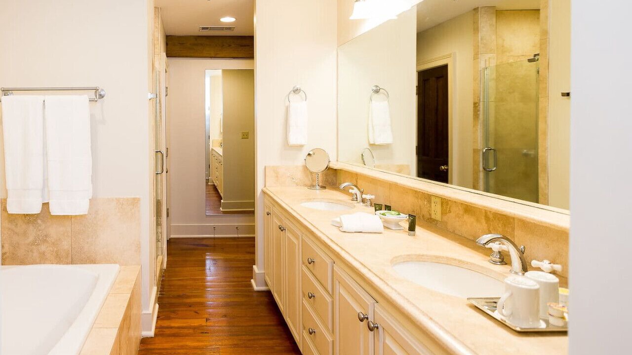 Photo of Bathroom in Natchez