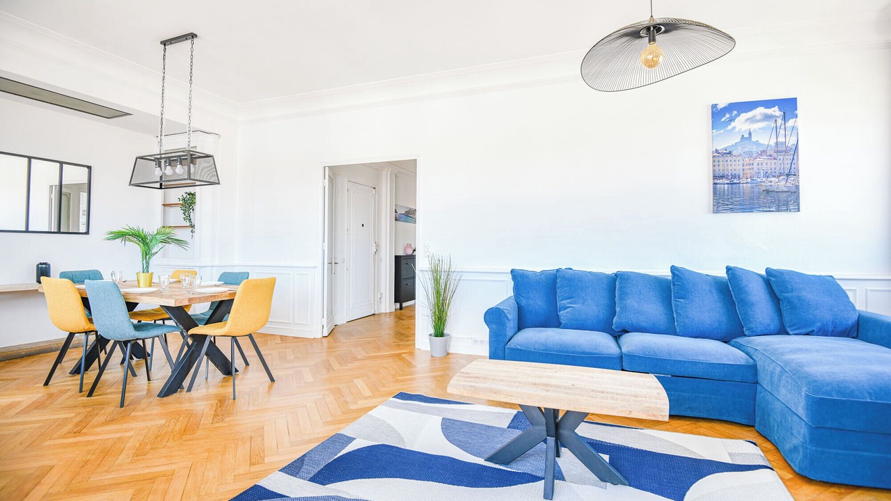 Photo of Livingroom in Opera