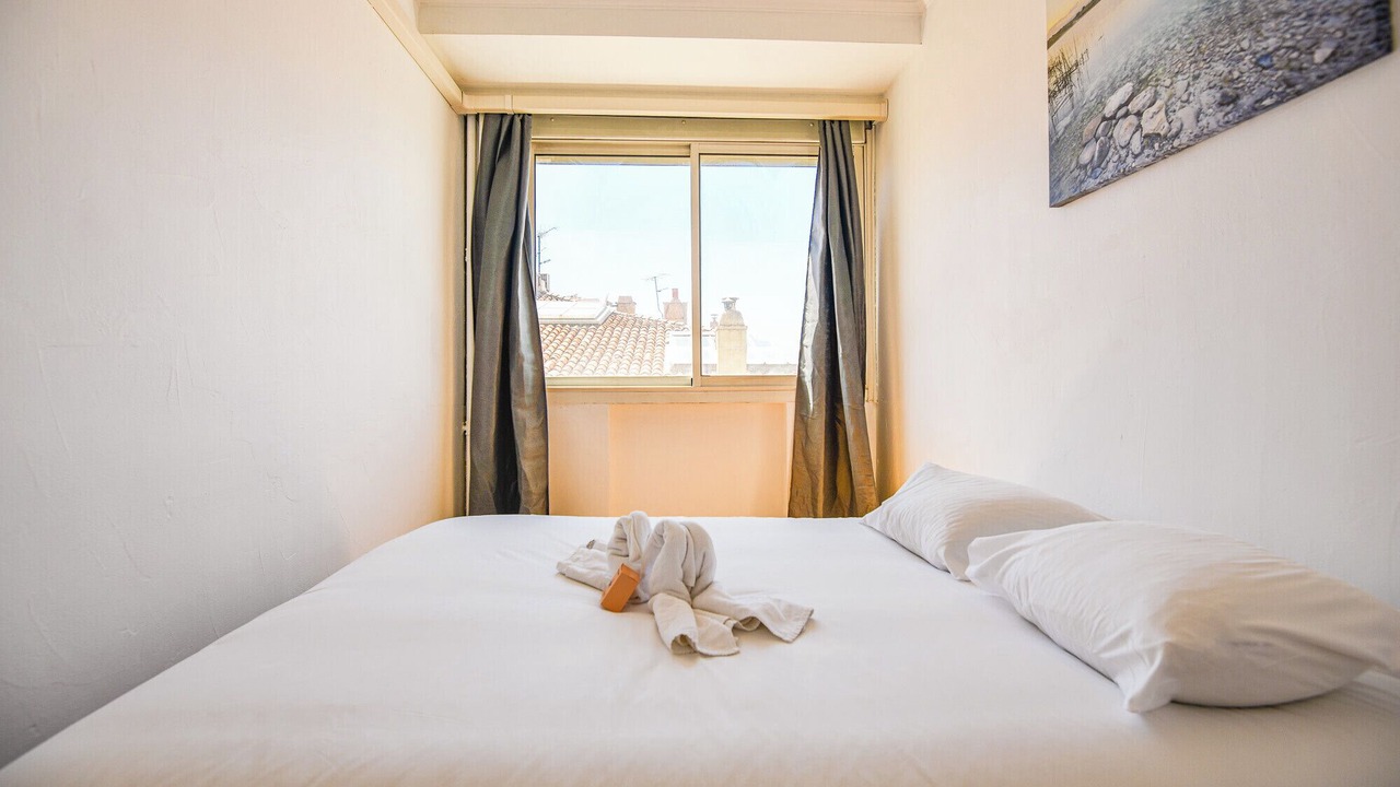 Photo of Bedroom in Opera