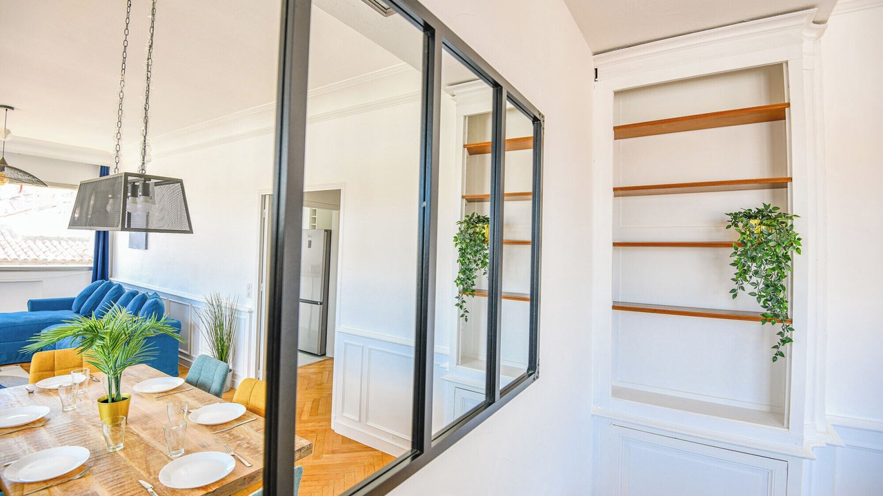 Photo of Others in Opera