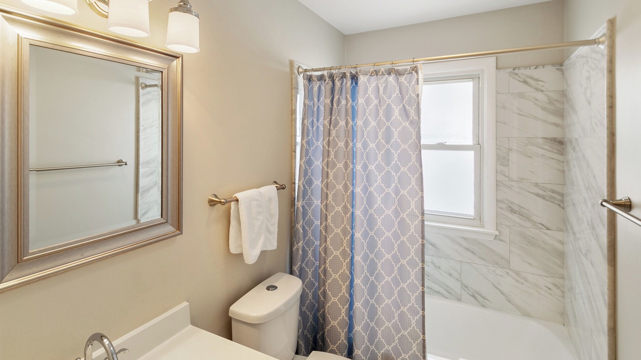 Photo of Bathroom in Russell