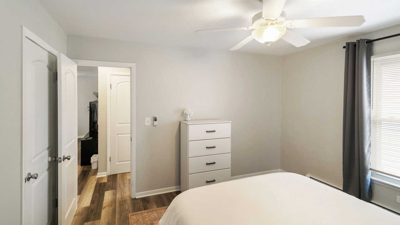 Photo of Bedroom in Russell