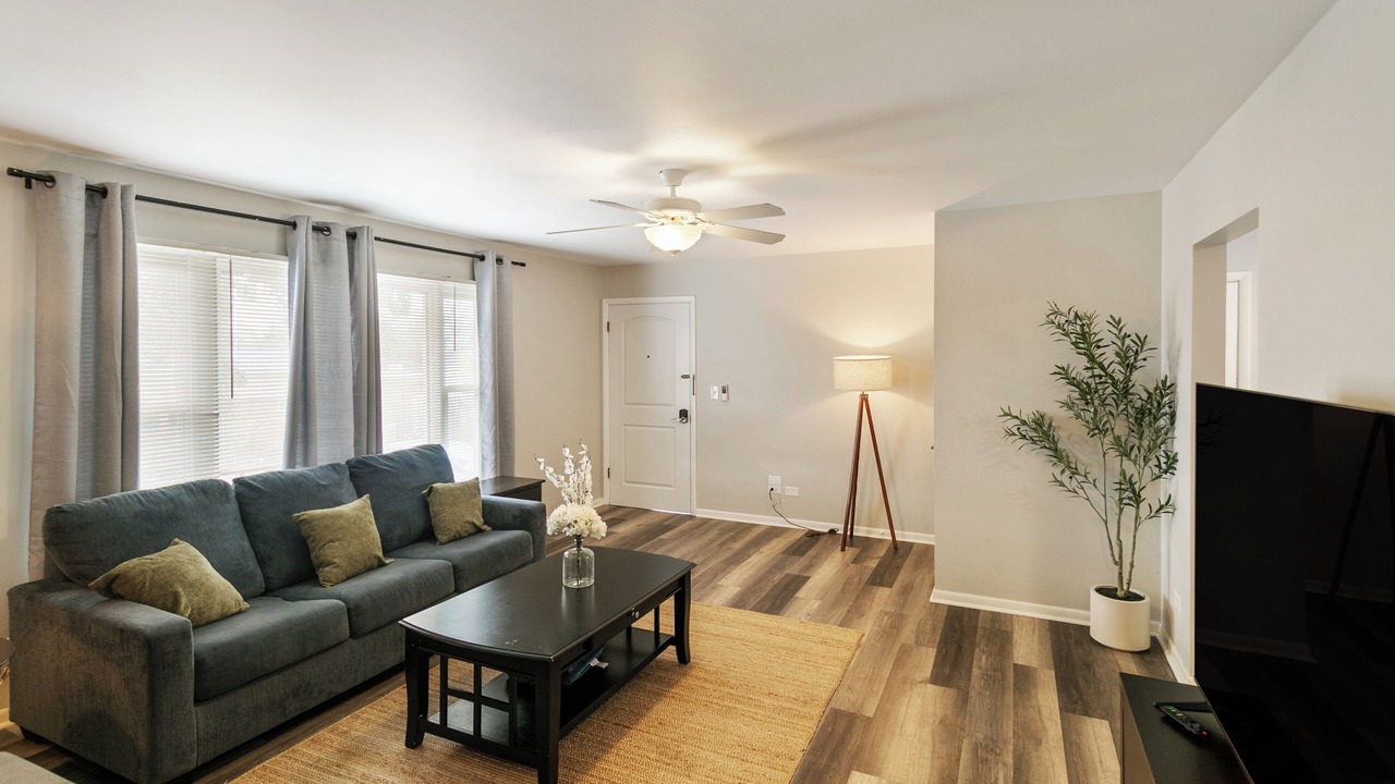 Photo of Livingroom in Russell