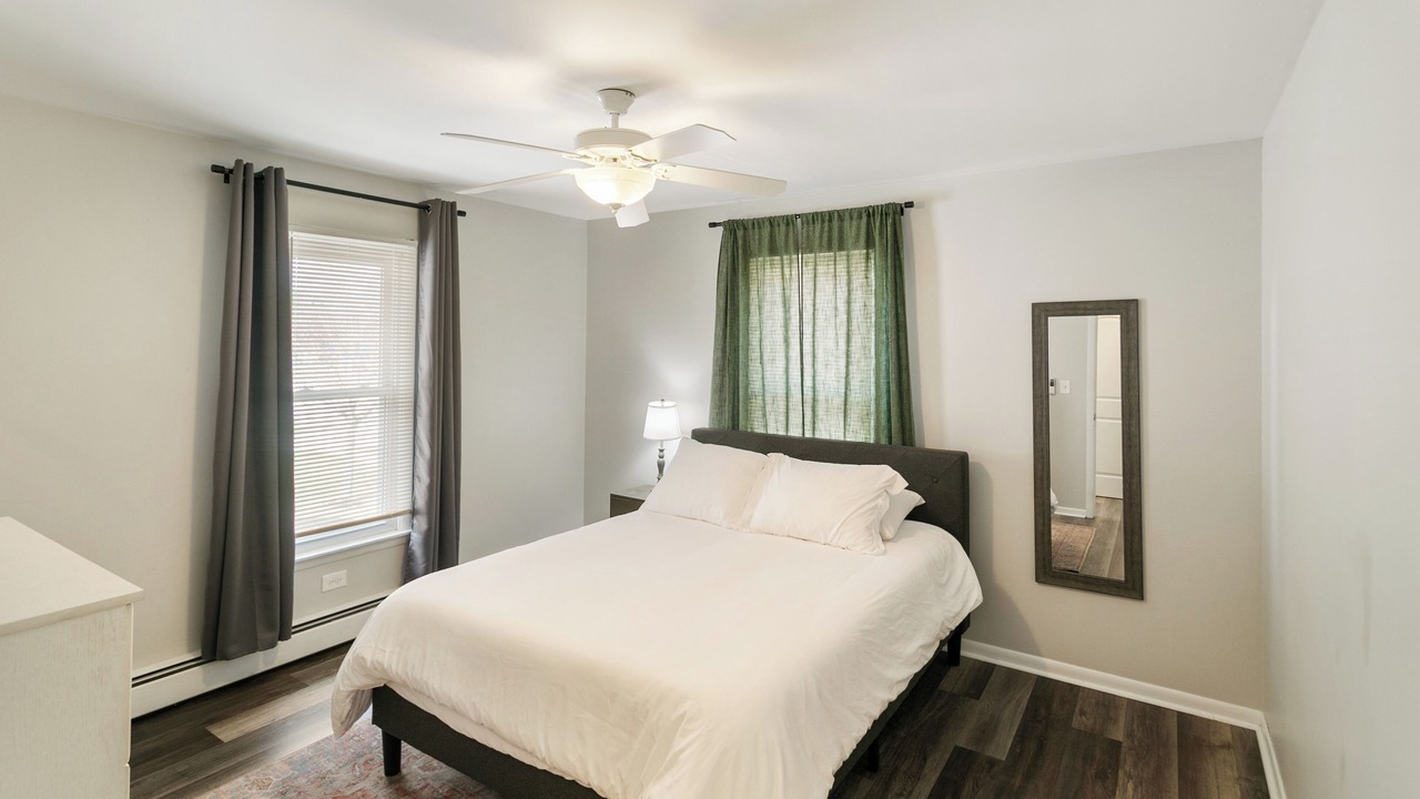 Photo of Bedroom in Russell