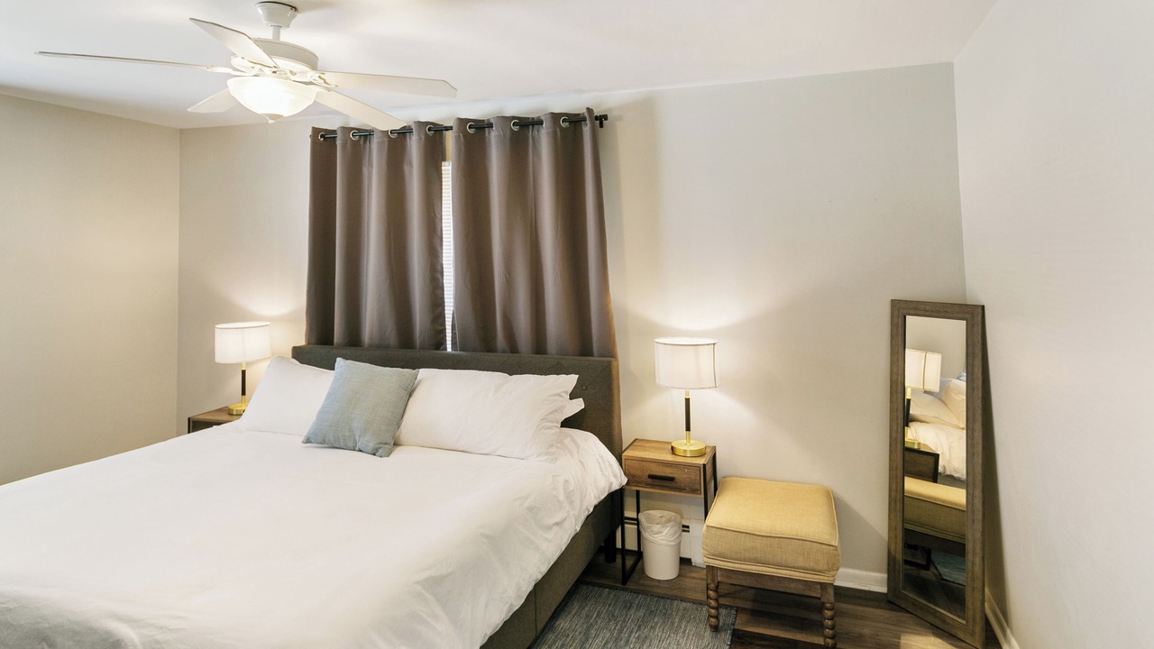 Photo of Bedroom in Russell
