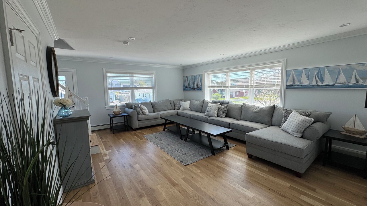 Photo of Livingroom in Ocean Bluff-Brant Rock