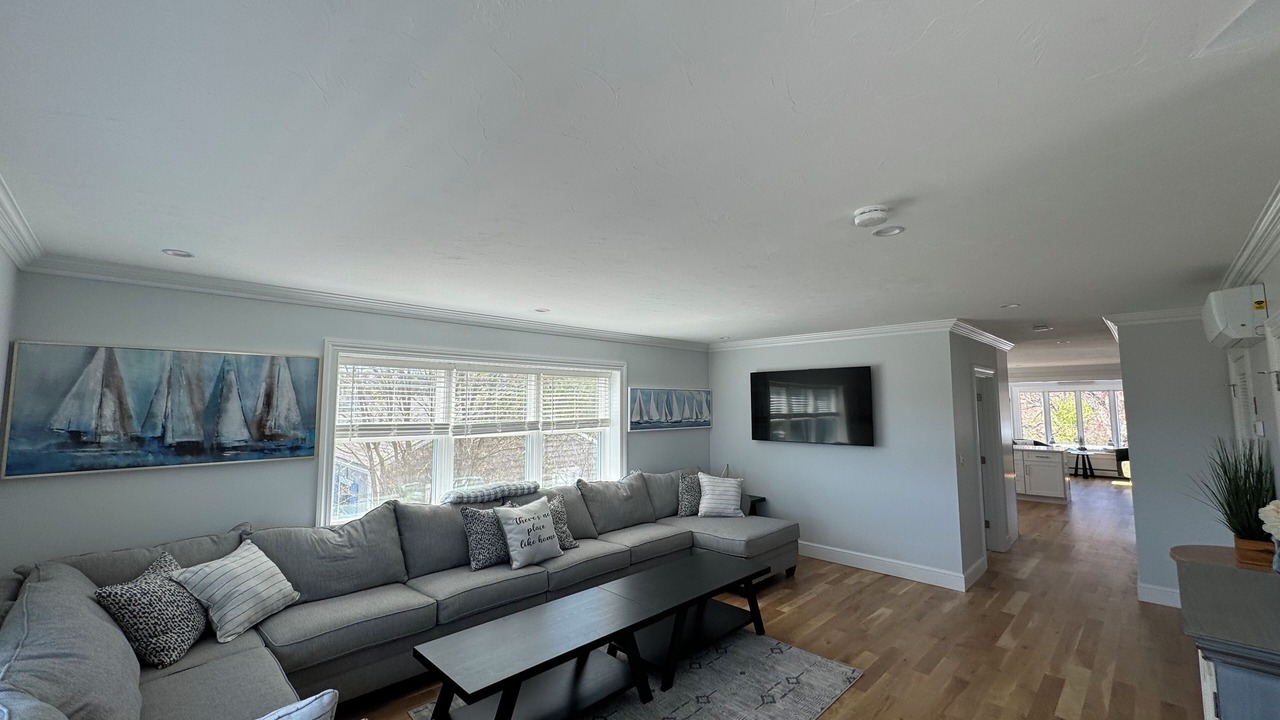 Photo of Livingroom in Ocean Bluff-Brant Rock