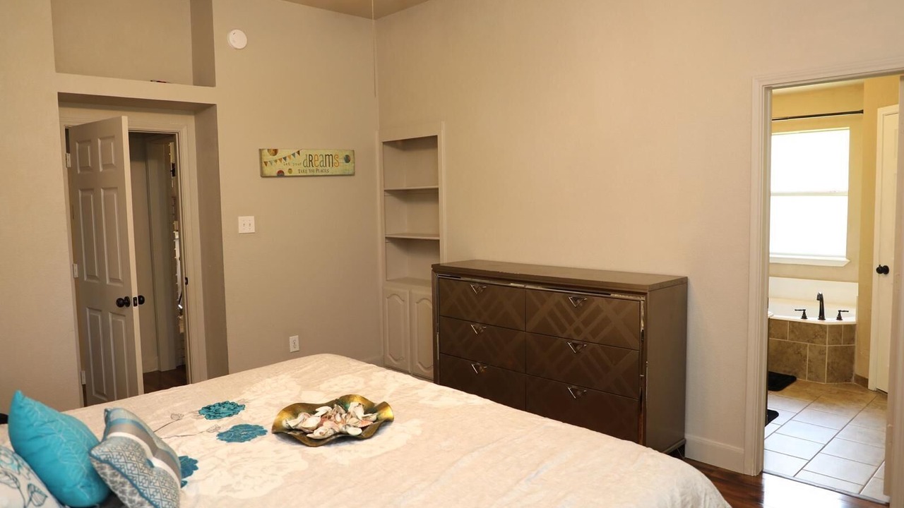 Photo of Bedroom in Saginaw