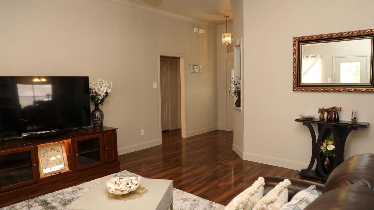 Photo of Livingroom in Saginaw
