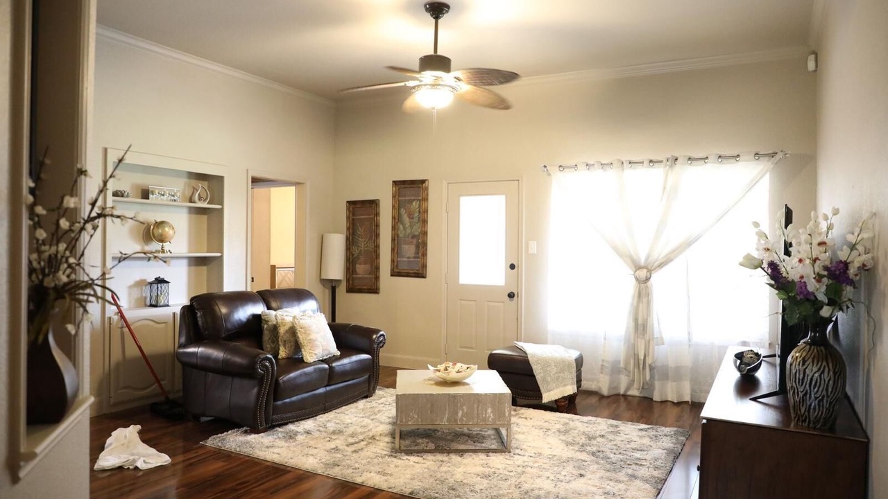 Photo of Livingroom in Saginaw