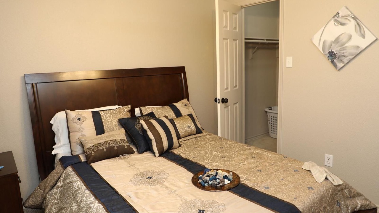 Photo of Bedroom in Saginaw
