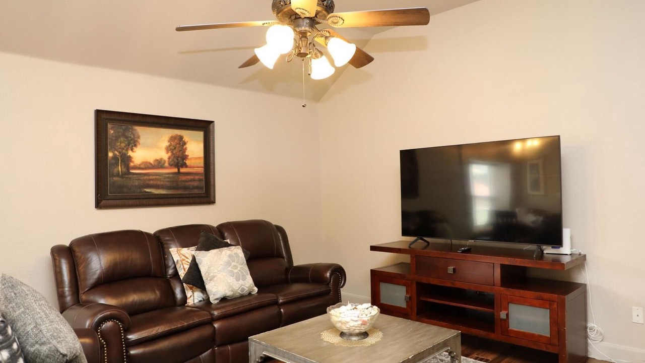 Photo of Livingroom in Saginaw