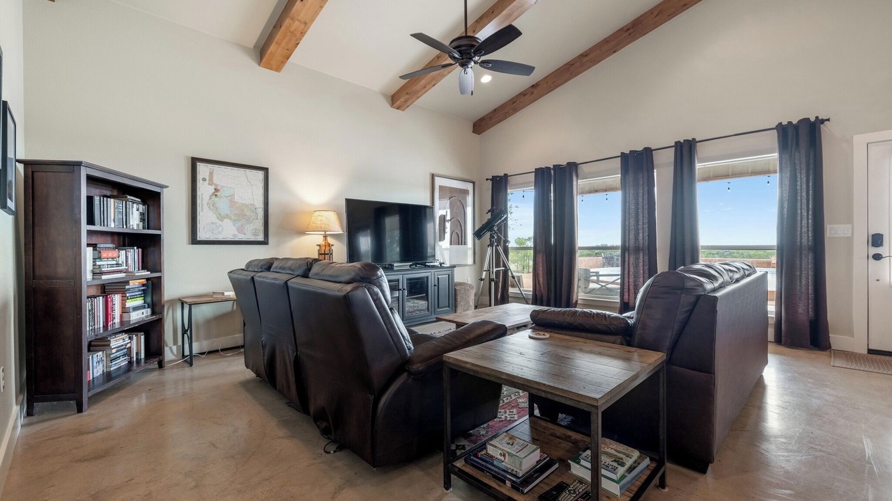 Photo of Livingroom in Burnet