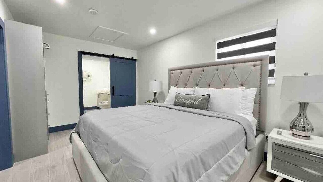 Photo of Bedroom in Olympia Heights