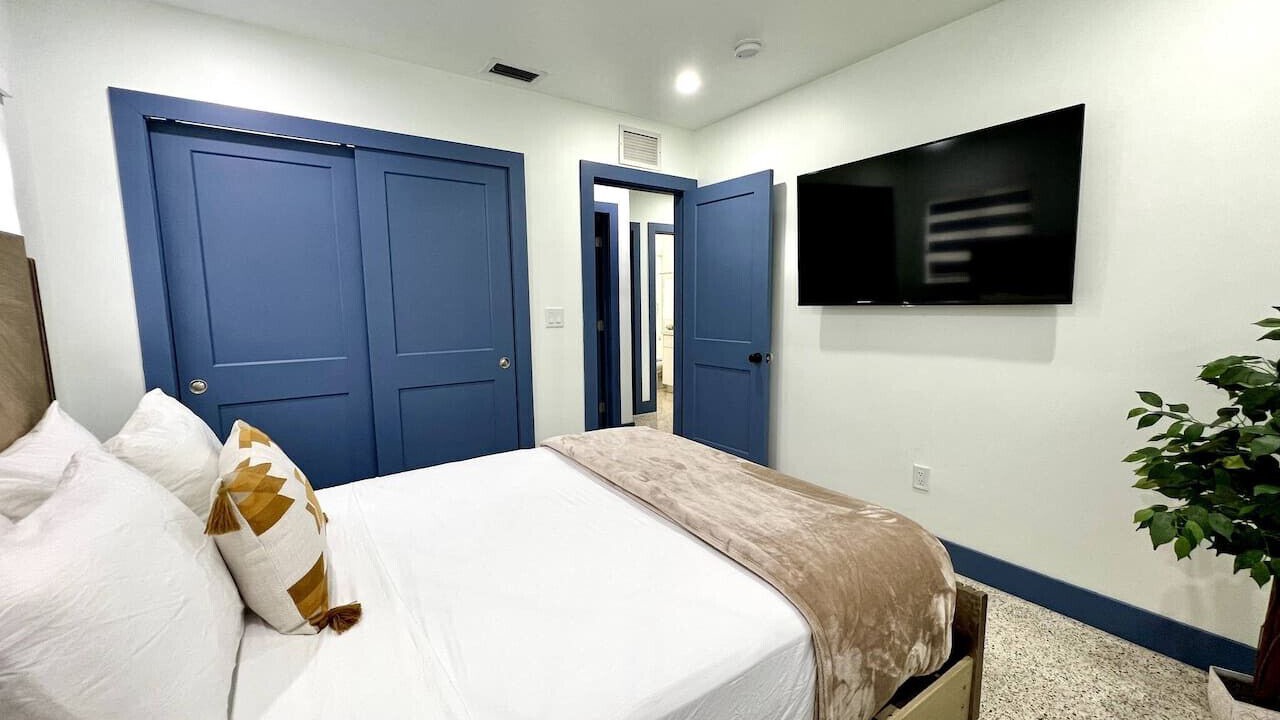Photo of Bedroom in Olympia Heights