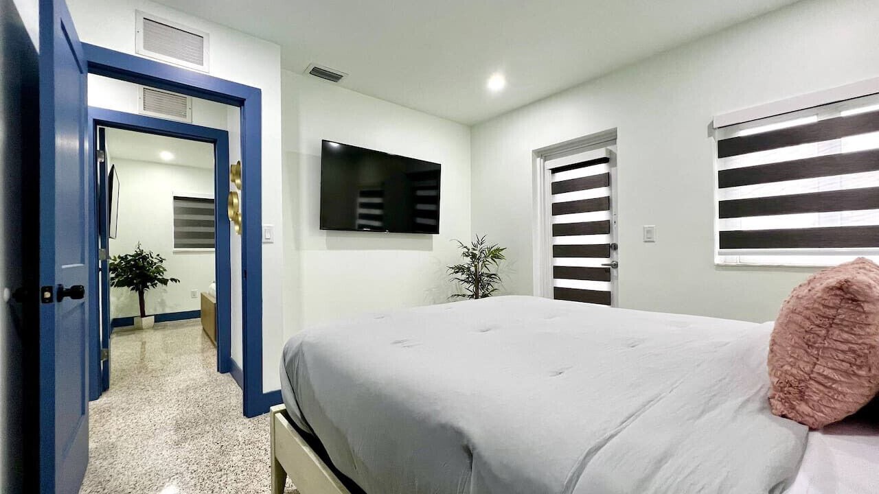 Photo of Bedroom in Olympia Heights