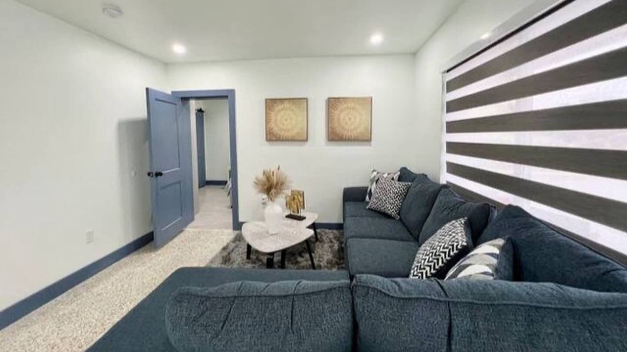 Photo of Livingroom in Olympia Heights