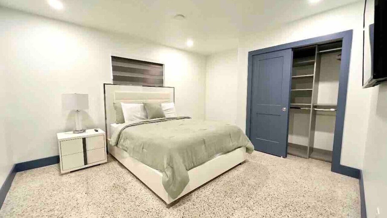 Photo of Bedroom in Olympia Heights