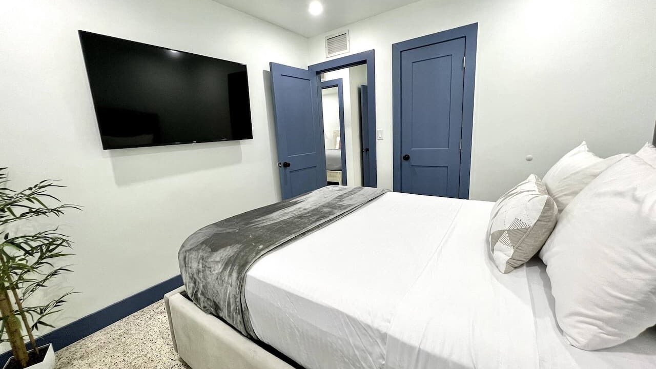 Photo of Bedroom in Olympia Heights