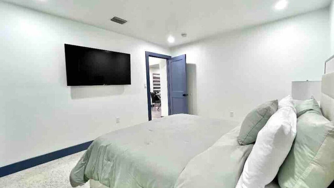 Photo of Bedroom in Olympia Heights