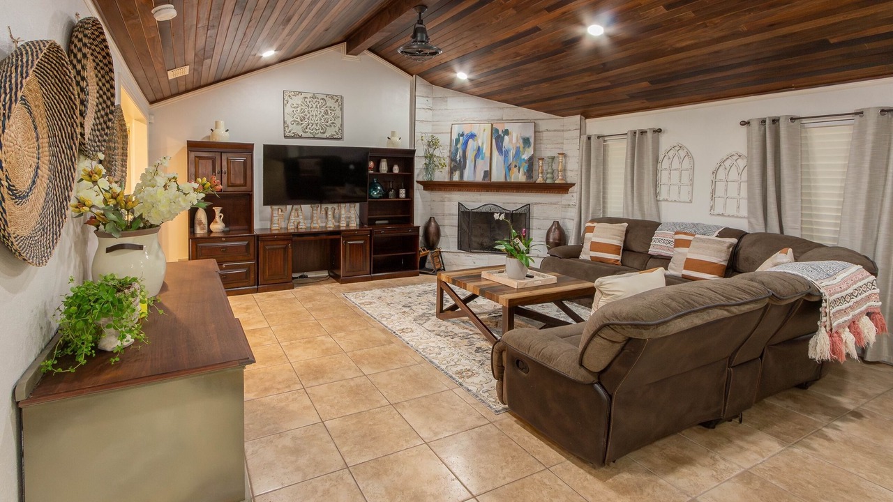 Photo of Livingroom in South Side