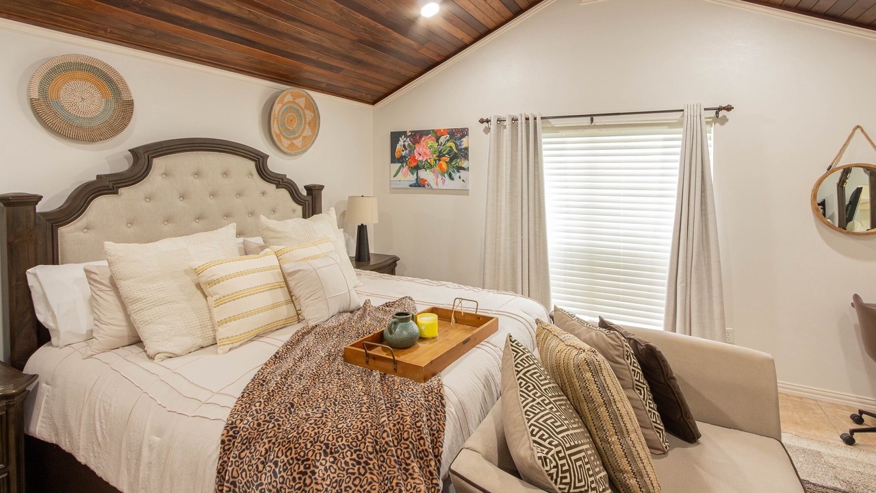 Photo of Bedroom in South Side