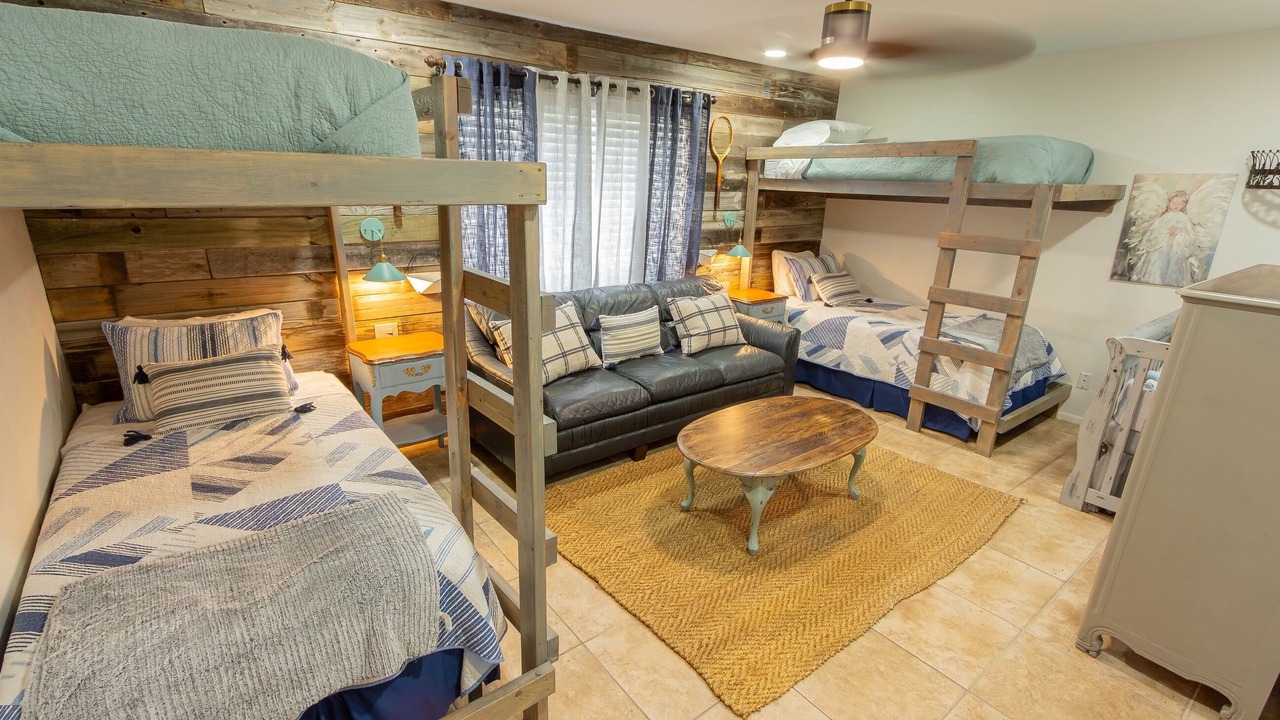 Photo of Bedroom in South Side