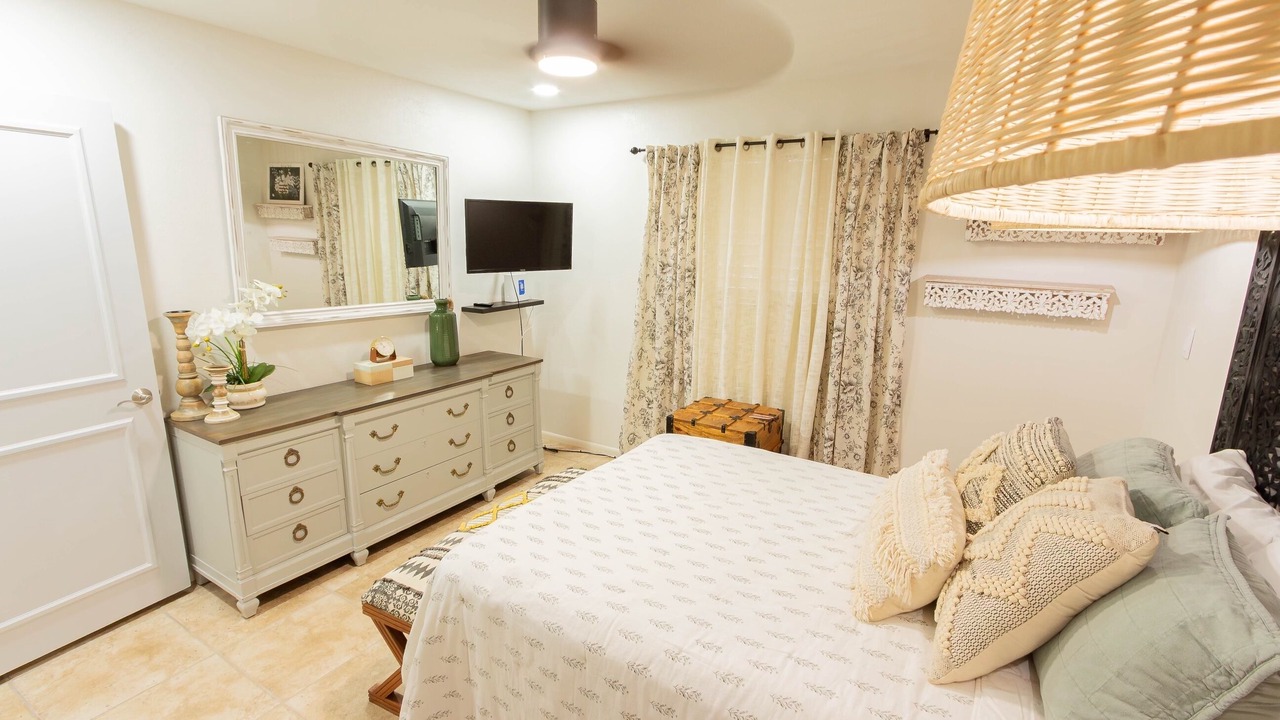 Photo of Bedroom in South Side