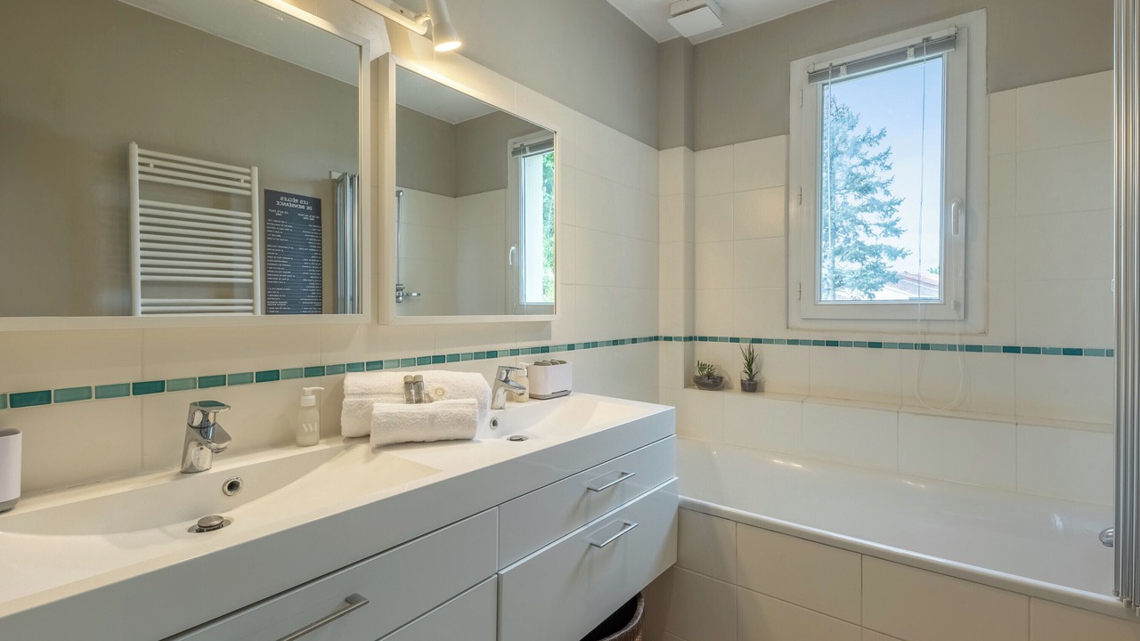 Photo of Bathroom in Charlier - Valvert