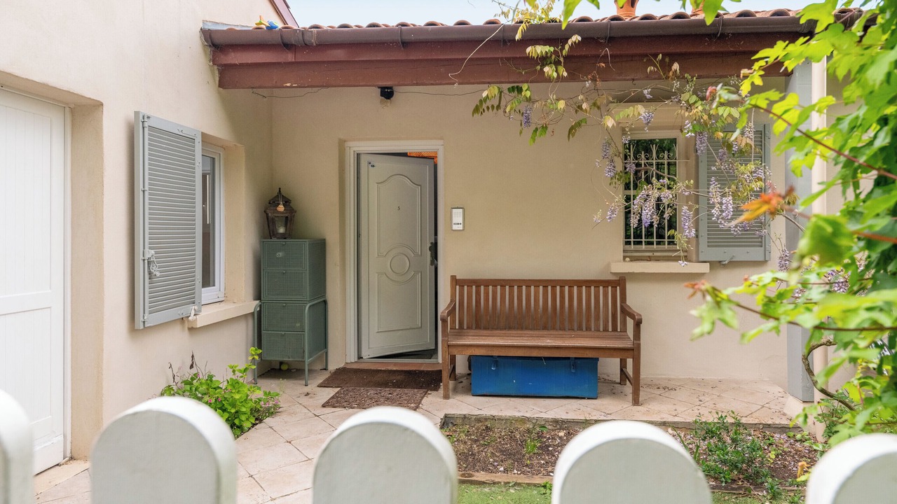 Photo of Patio Balcony in Charlier - Valvert