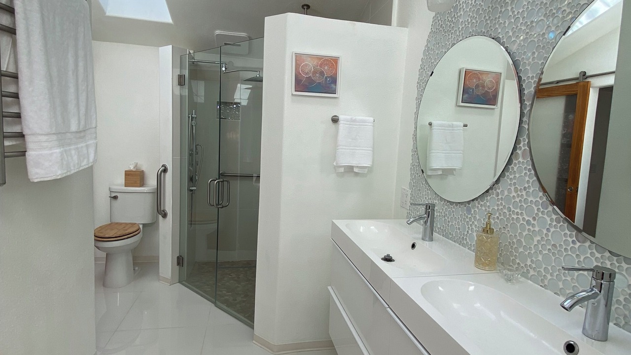 Photo of Bathroom in Western