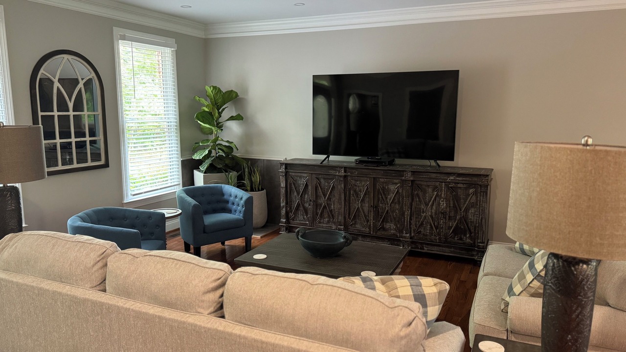 Photo of Livingroom in Big Canoe