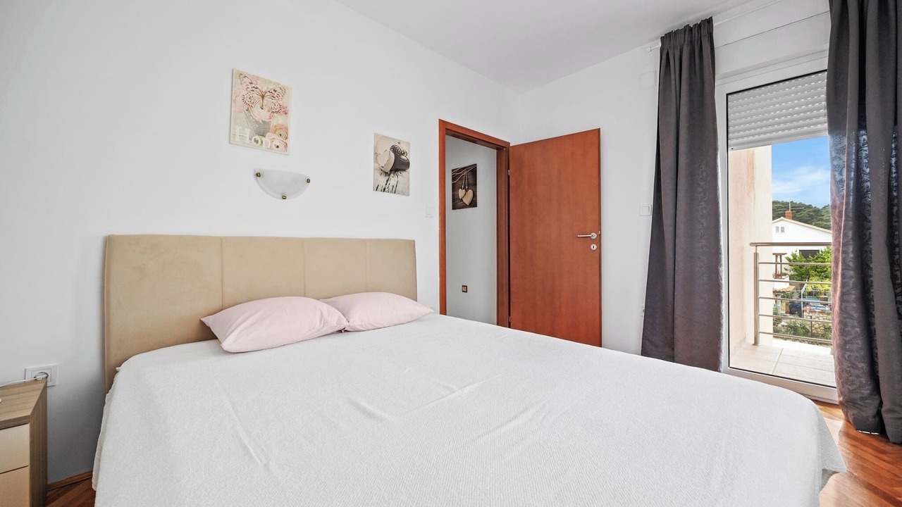 Photo of Bedroom in Suha Punta