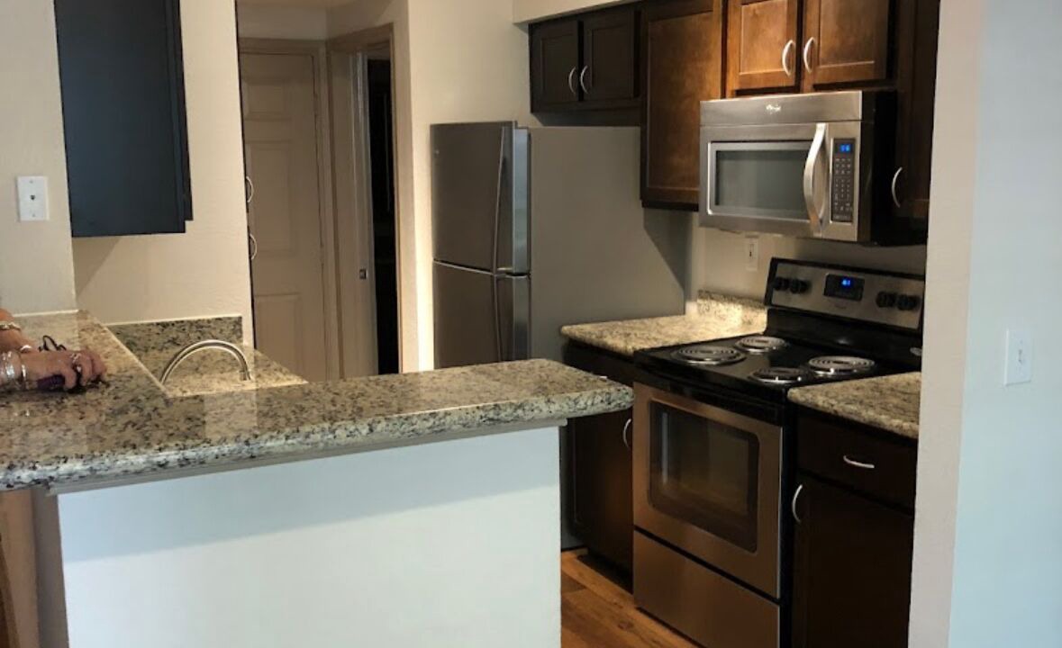 Photo of Kitchen in Greenway Plaza-Upper Kirby