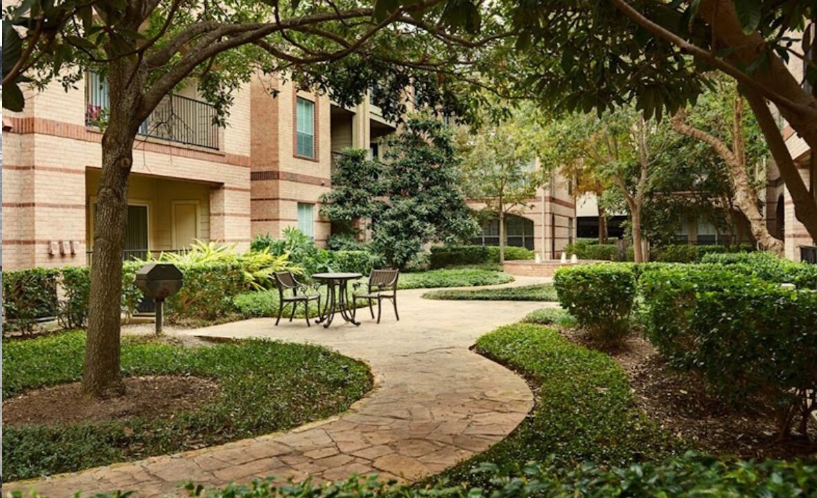 Photo of Outdoor in Greenway Plaza-Upper Kirby