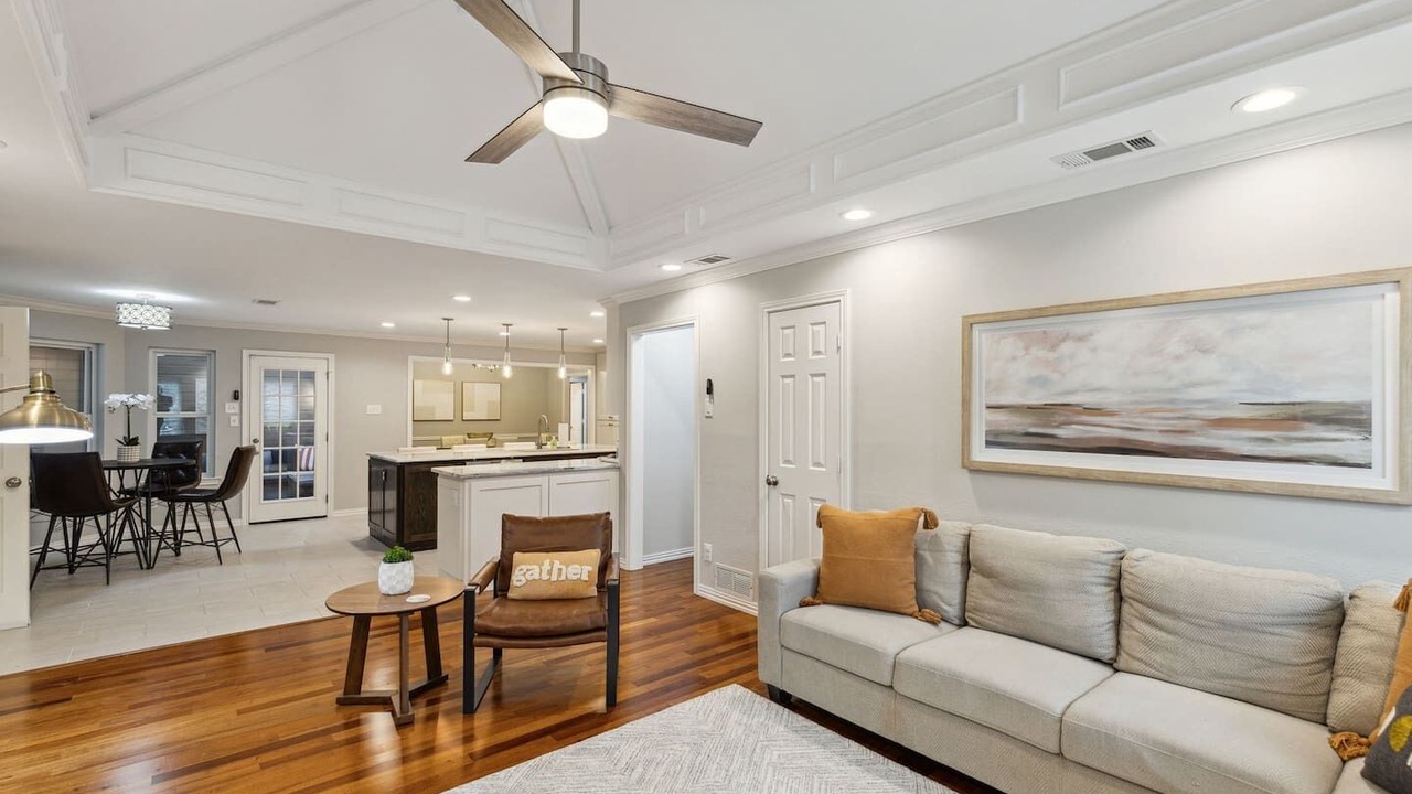 Photo of Livingroom in Coppell