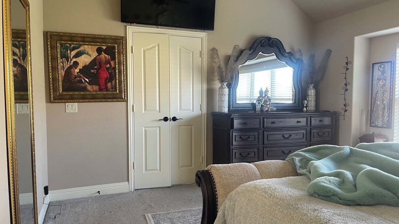 Photo of Bedroom in Crowley