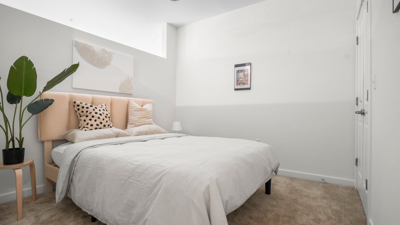 Photo of Bedroom in Jefferson Manor
