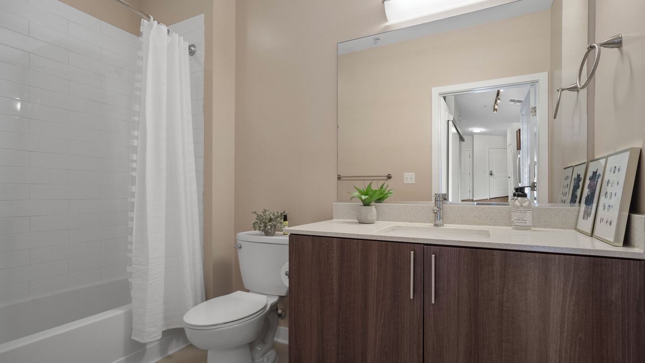Photo of Bathroom in Jefferson Manor