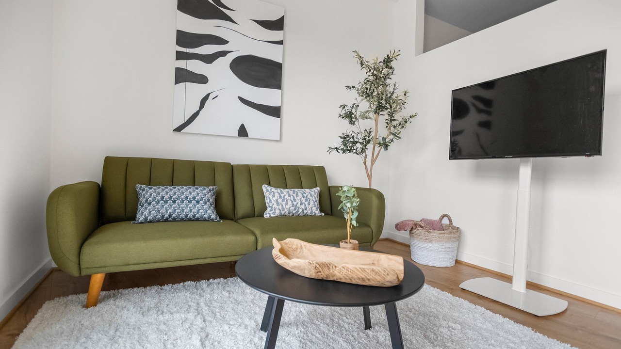 Photo of Livingroom in Jefferson Manor