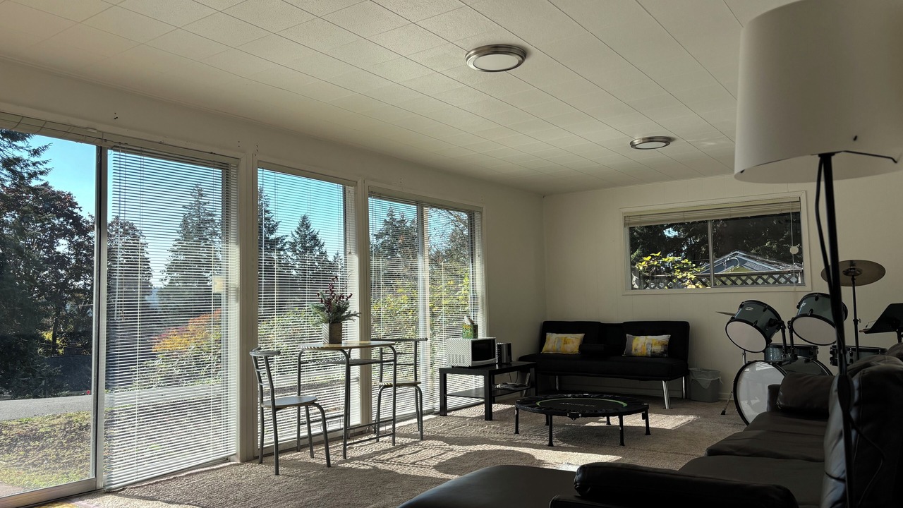 Photo of Livingroom in Education Hill