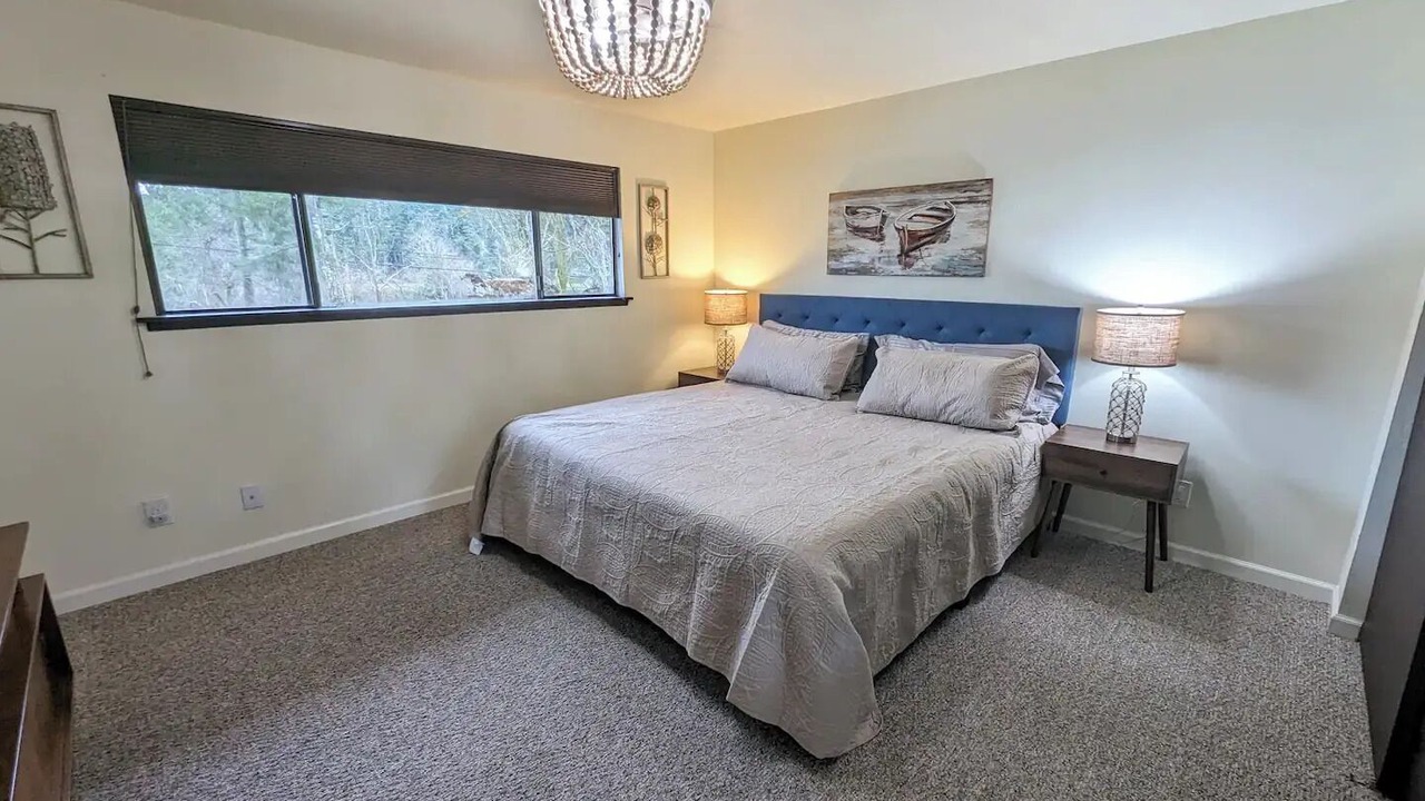 Photo of Bedroom in Allyn-Grapeview