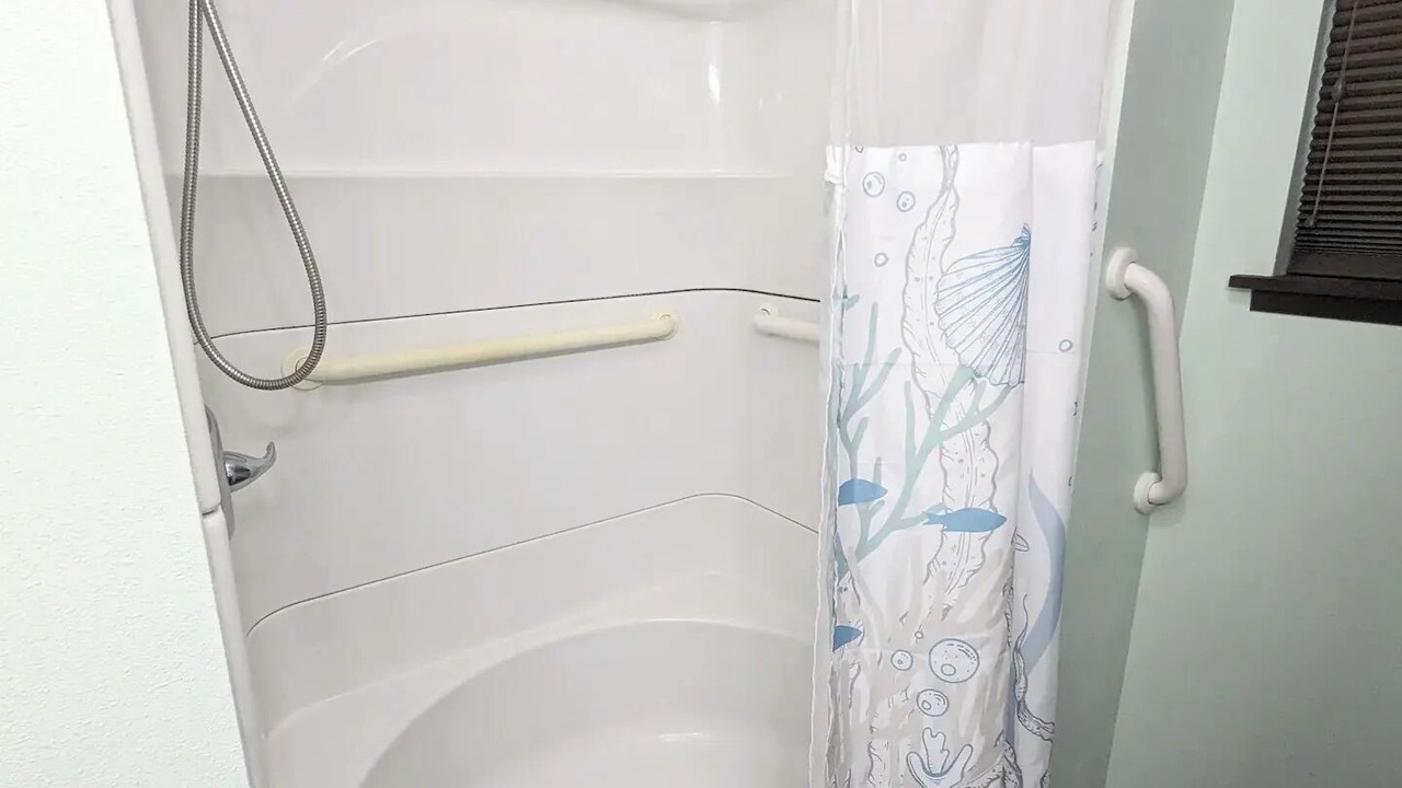 Photo of Bathroom in Allyn-Grapeview