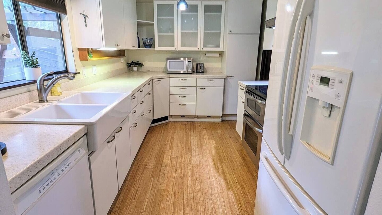 Photo of Kitchen in Allyn-Grapeview