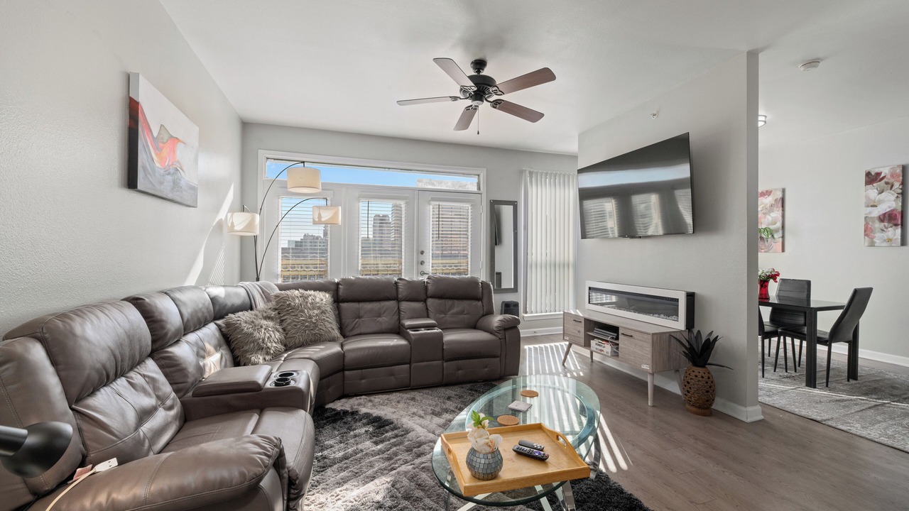 Photo of Livingroom in Far North Dallas