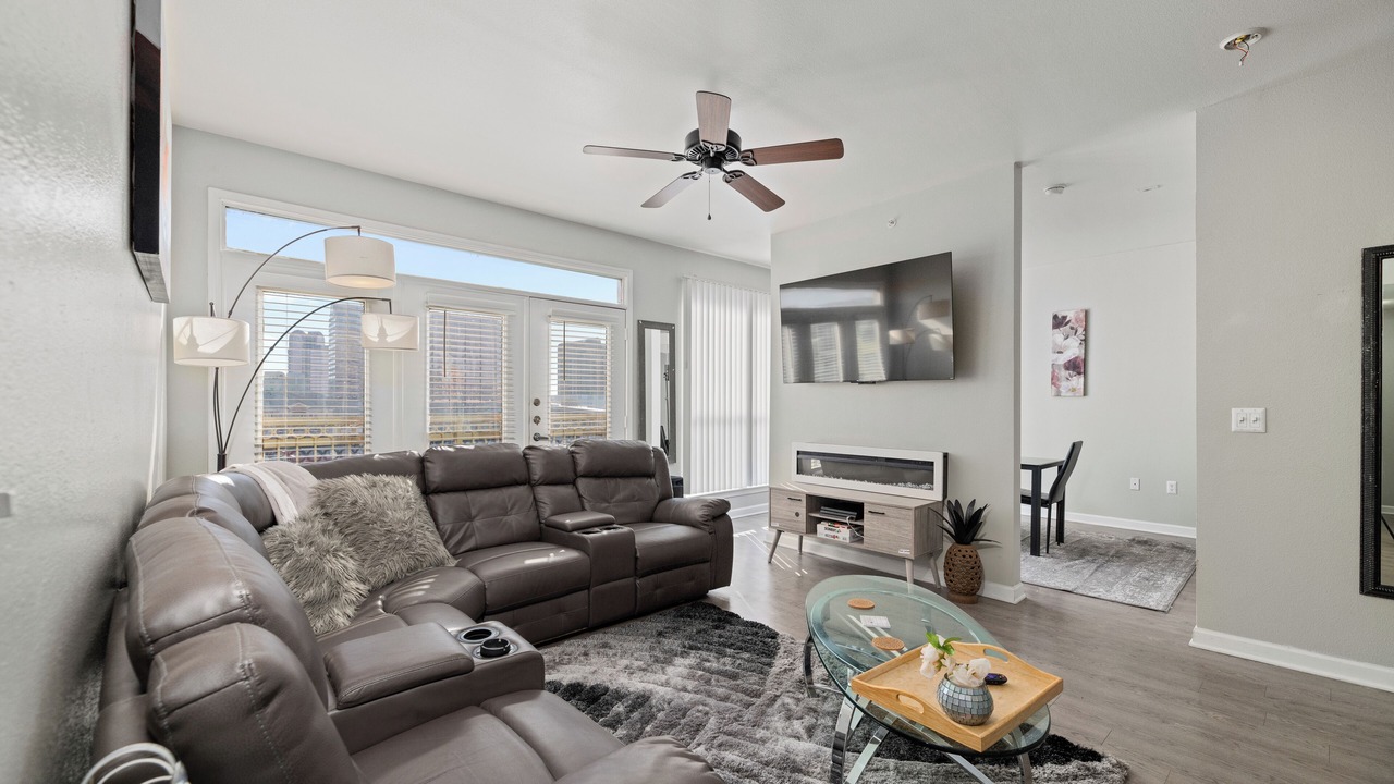Photo of Livingroom in Far North Dallas