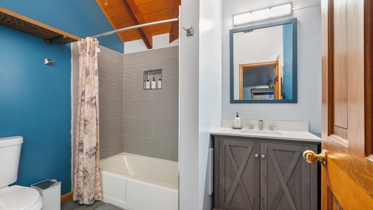 Photo of Bathroom in Kabletown