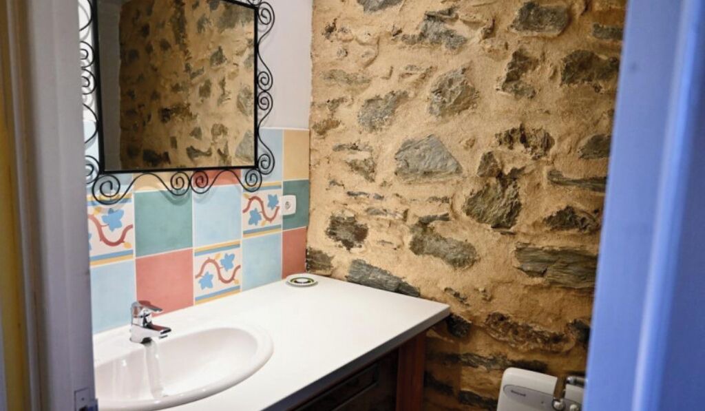 Photo of Bathroom in Souanyas