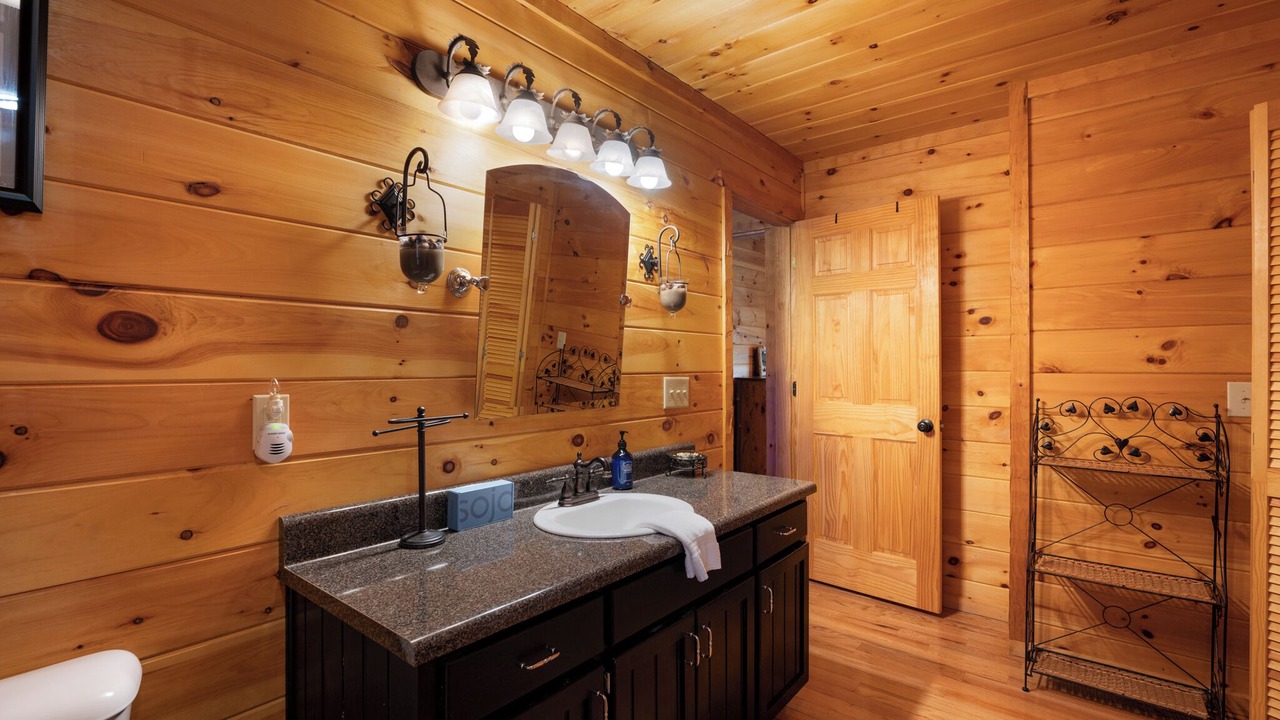 Photo of Bathroom in Ridgeline Vistas