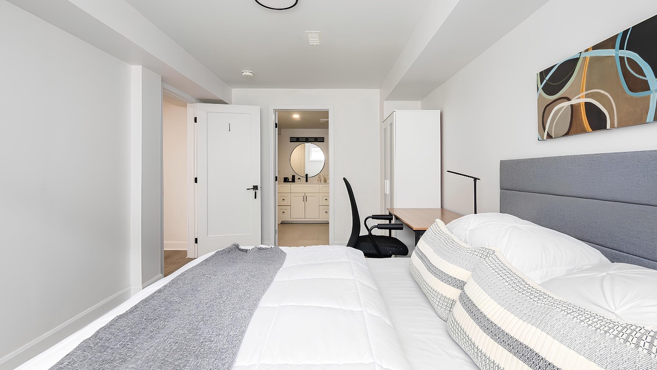 Photo of Bedroom in Ottawa Division